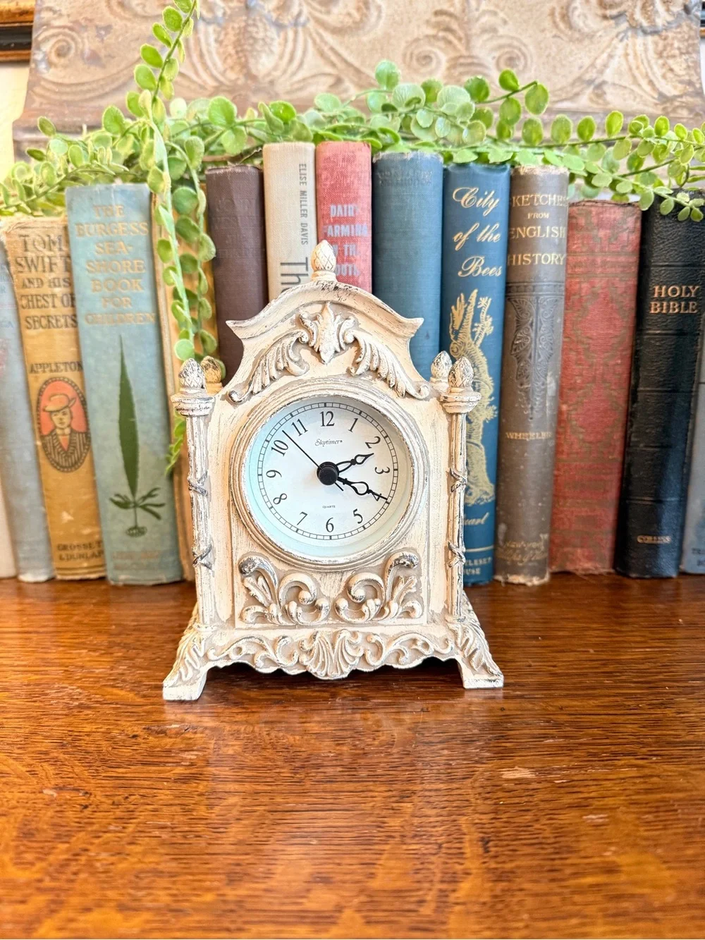 Vintage Ornate Cream Decorative Mantel Clock Works